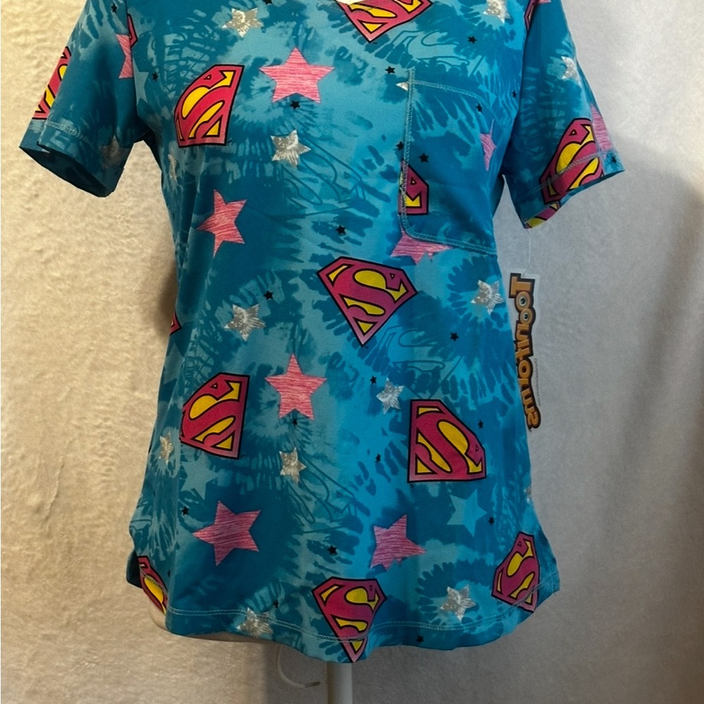 1068 Women’s Super Man Scrub Top Sz XSmall